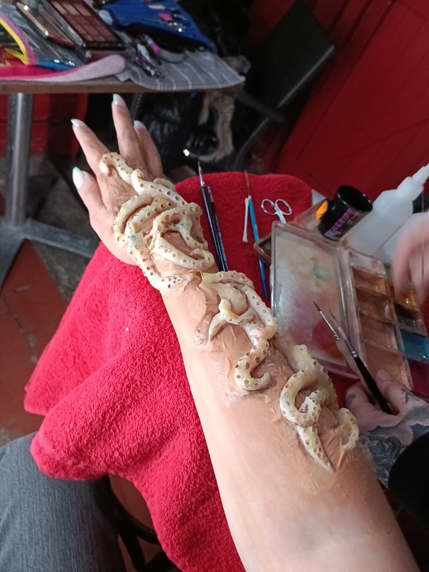 Nathan Head doubling as The Mogern's forearm in the original ending